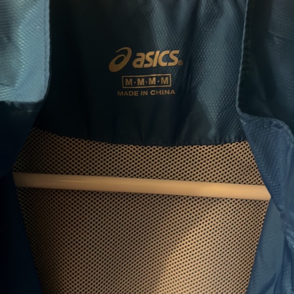 ASICS lightweight jacket - Picture 3 of 5